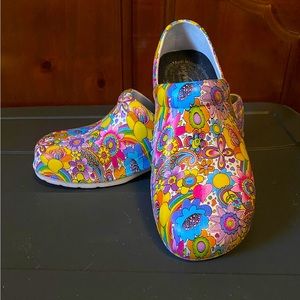 Size 8 Multi-colored clogs